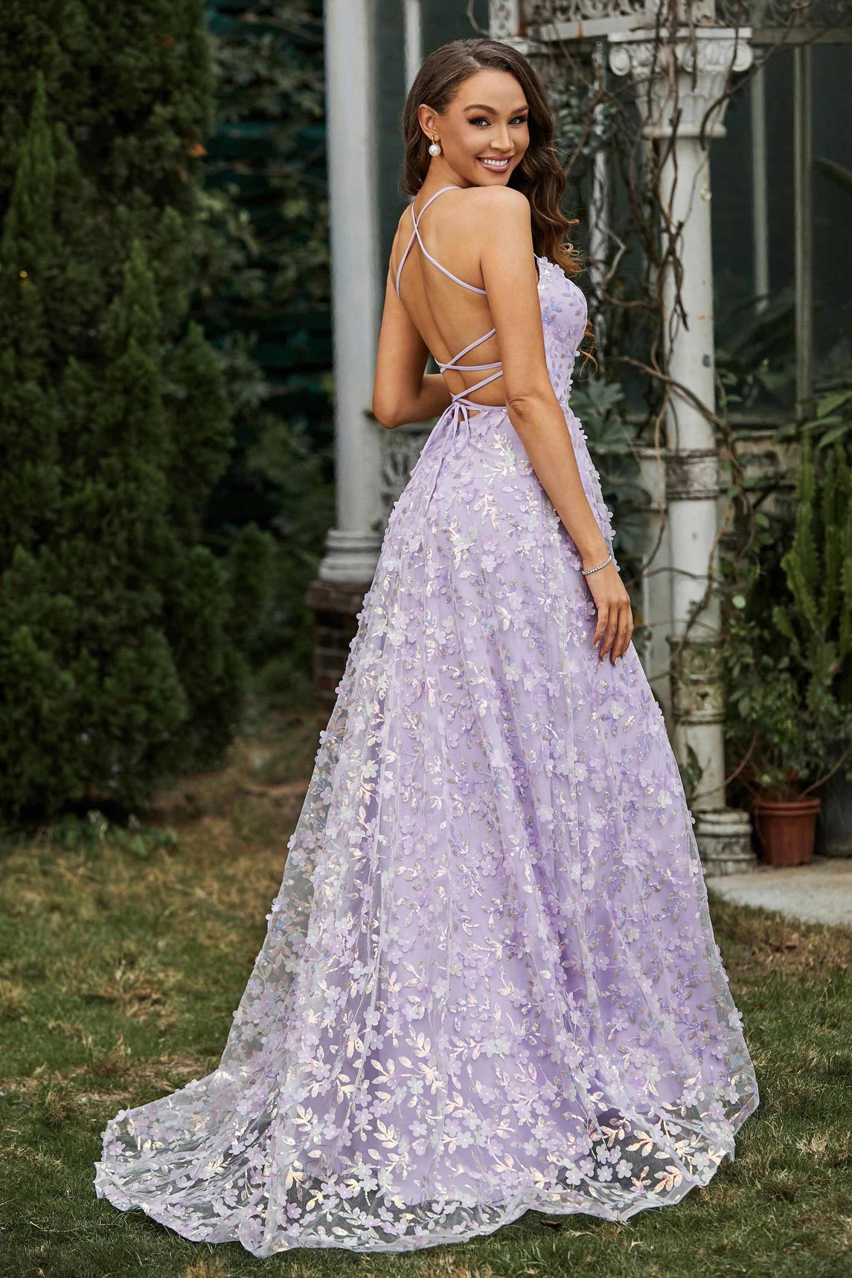 Robe Appliquée Florale à Col Carré avec Fente et Traîne Balayage – Image 2