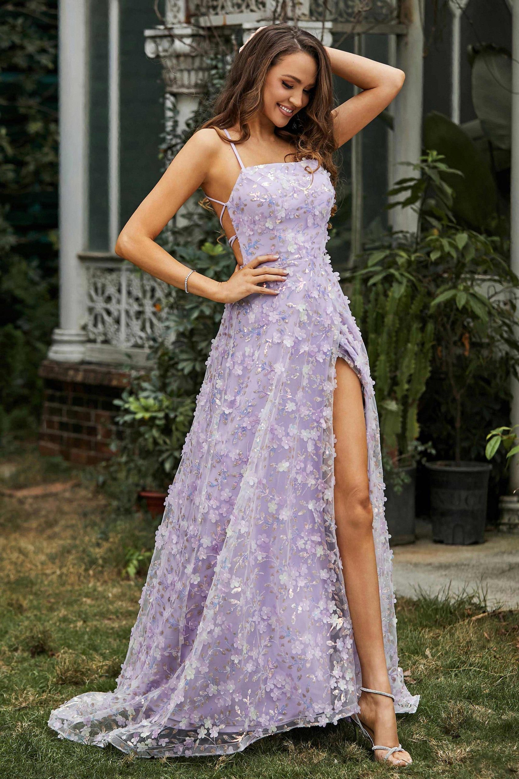 Robe Appliquée Florale à Col Carré avec Fente et Traîne Balayage – Image 6