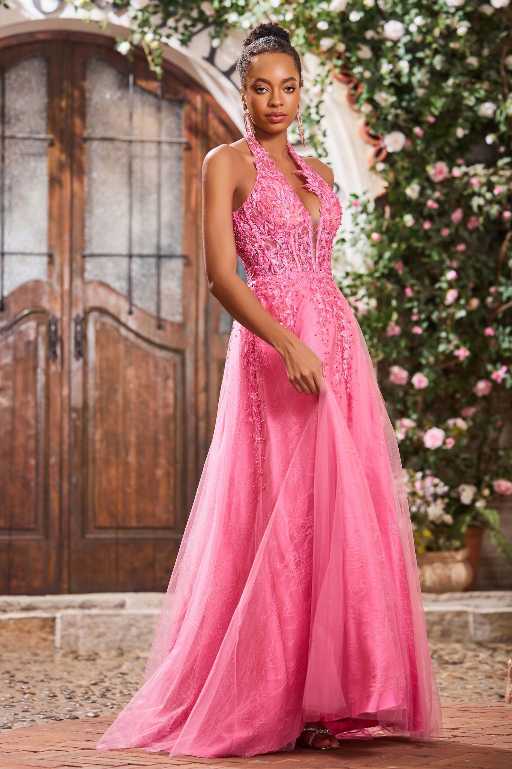 Robe Appliquée Perlée à A-ligne en Tulle avec Décolleté Licou – Image 3