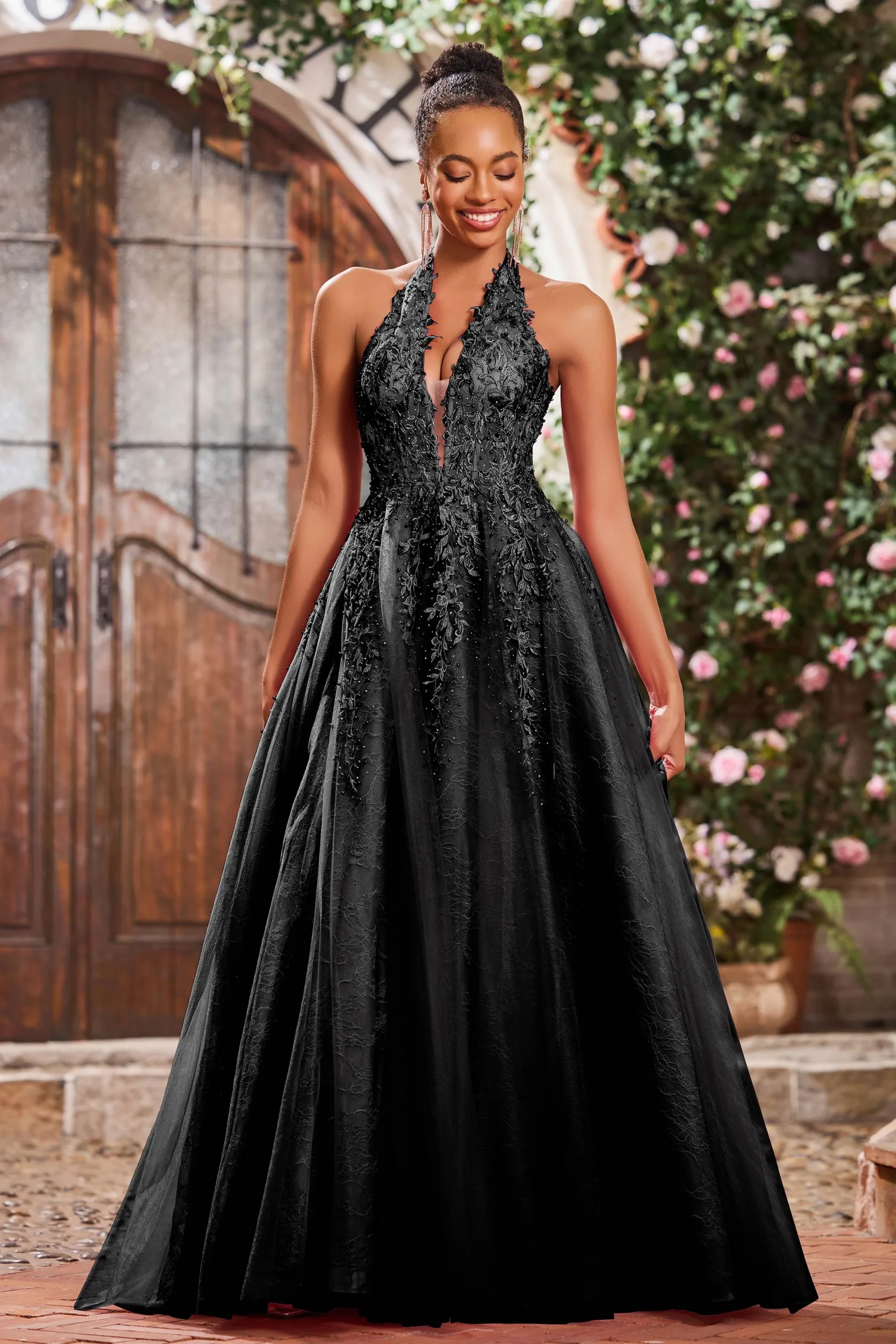 Robe Appliquée Perlée à A-ligne en Tulle avec Décolleté Licou – Image 8