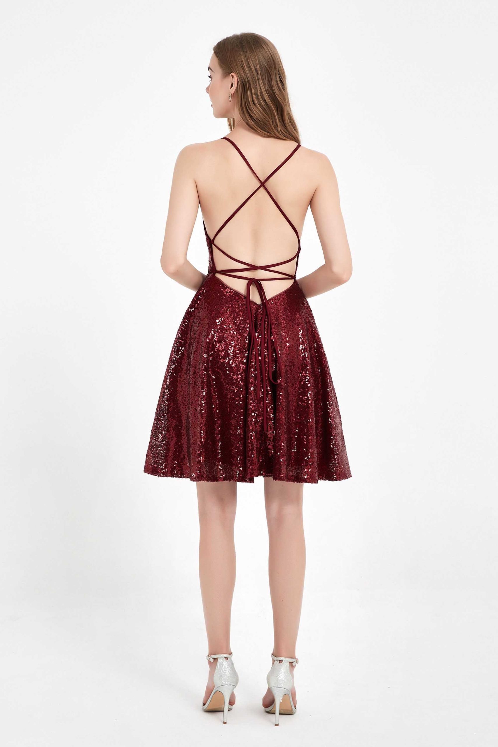 Robe Courte en Paillettes à Encolure Carrée et Dos à Lacet – Image 2