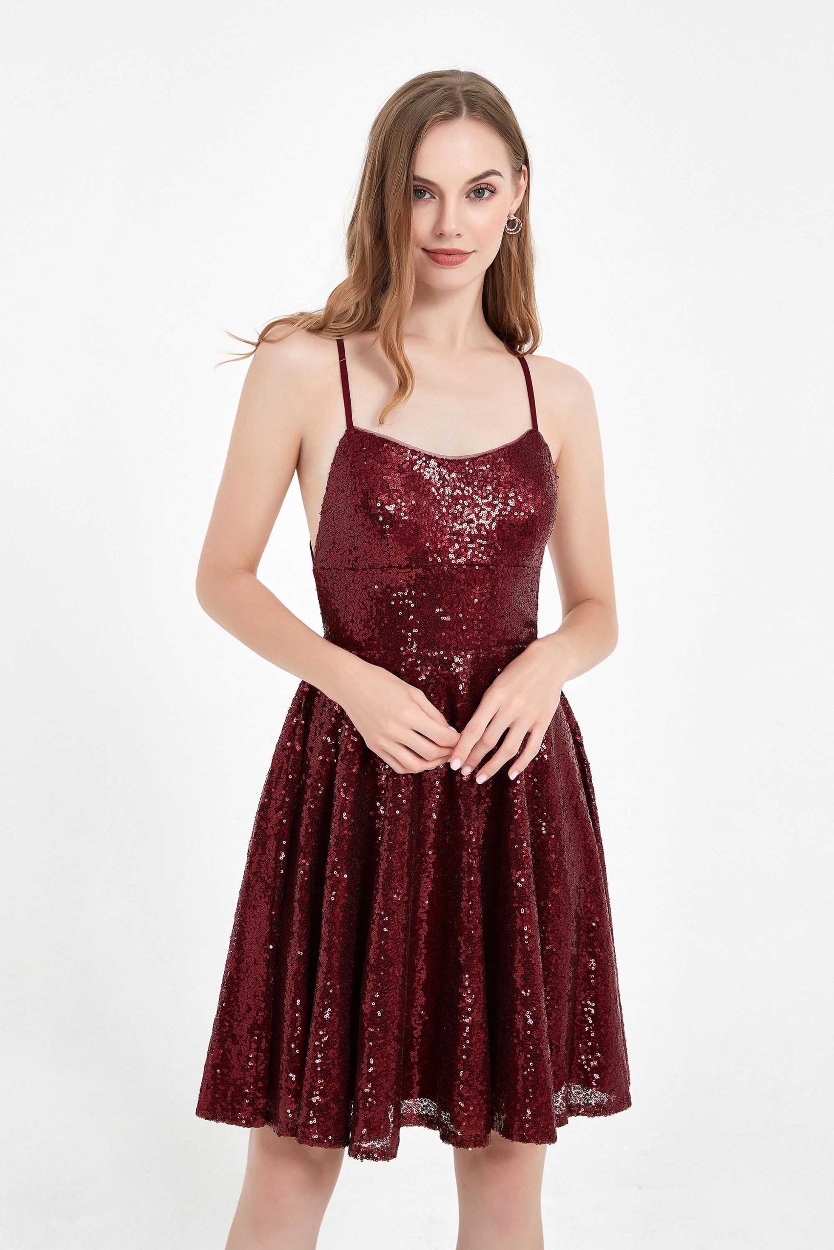 Robe Courte en Paillettes à Encolure Carrée et Dos à Lacet – Image 5