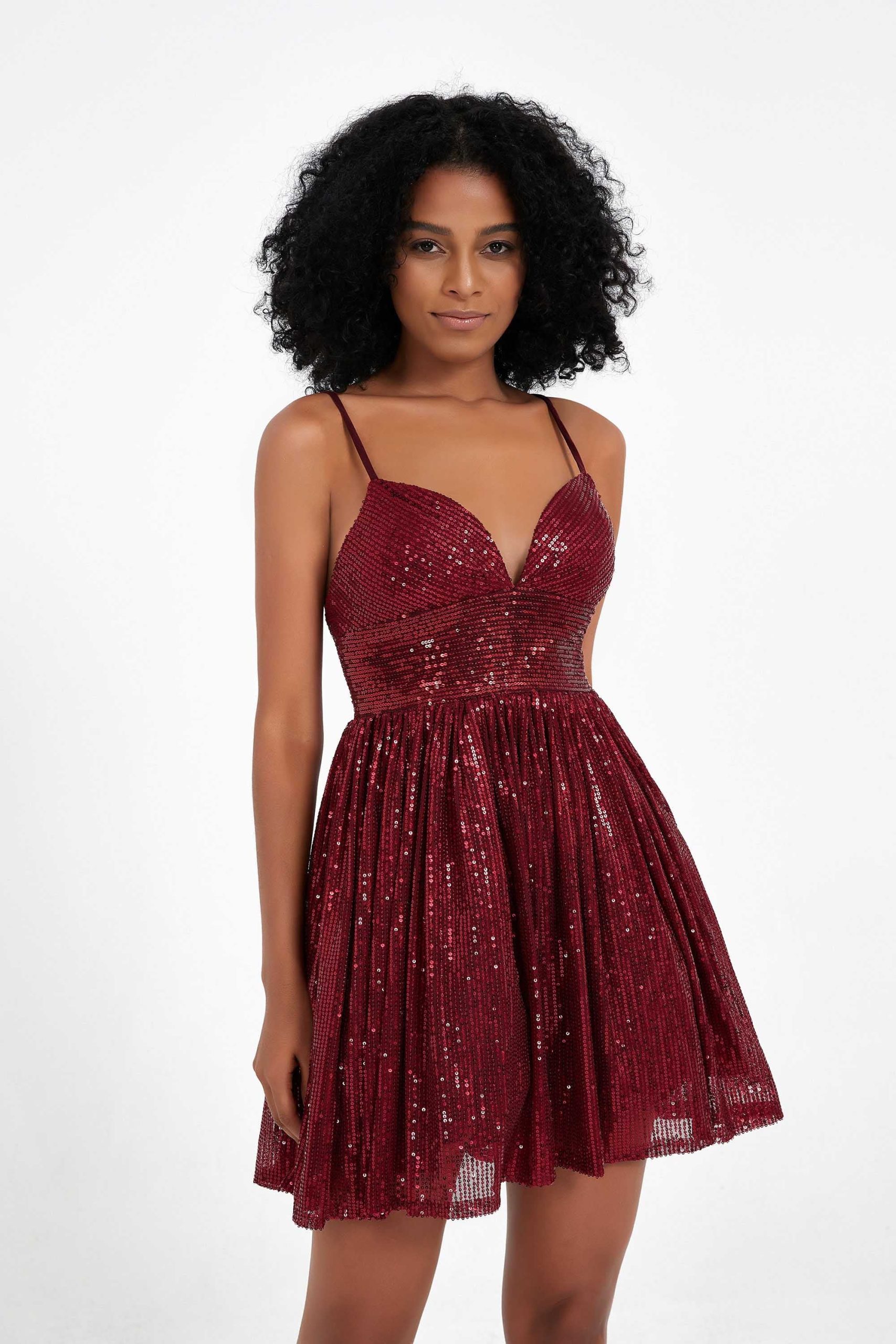 Sexy Mini Robe en Paillettes à Col en Cœur et Bretelles Spaghetti – Image 5