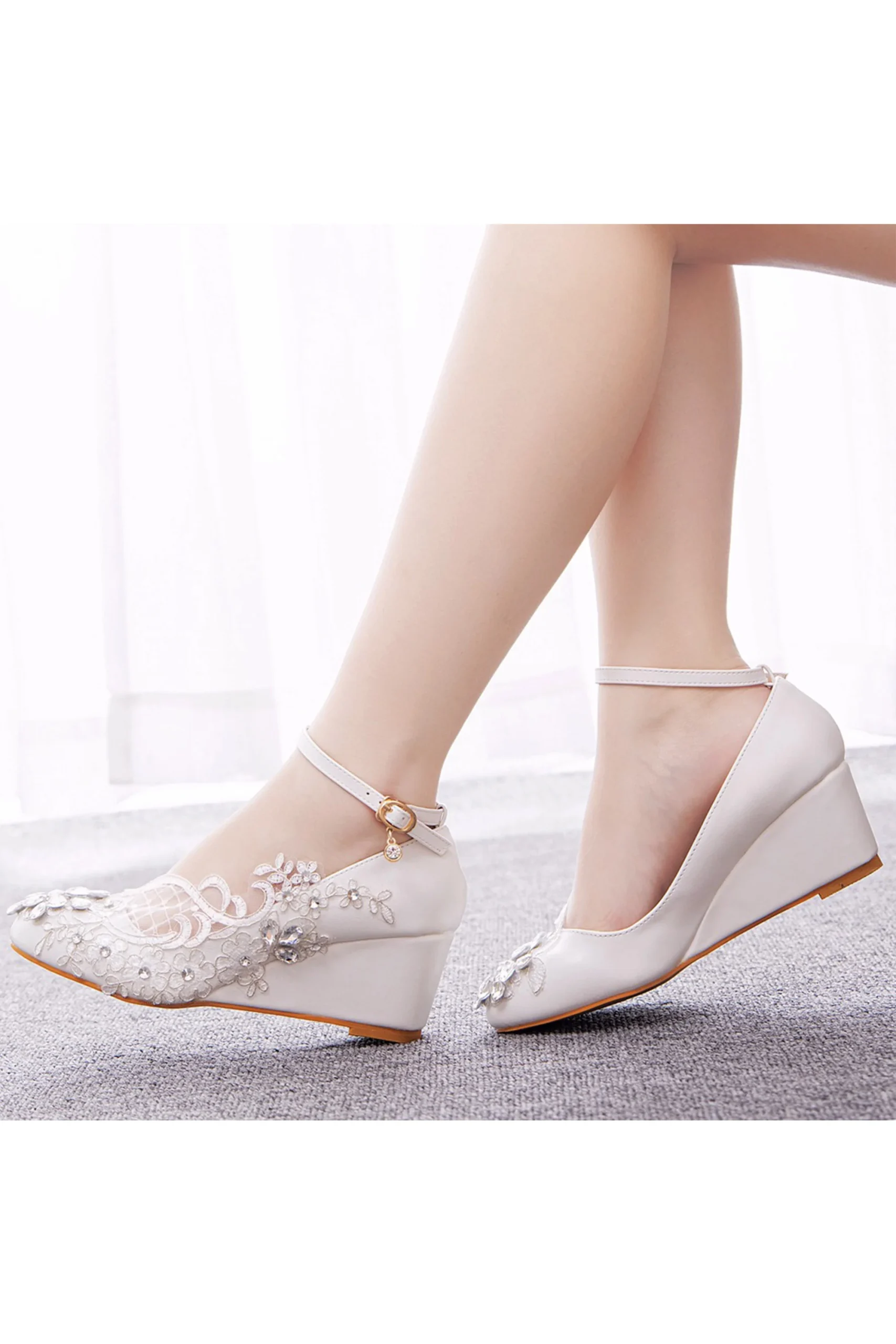 Chaussures à Tailles compensés et bout rond appliqués – Image 8