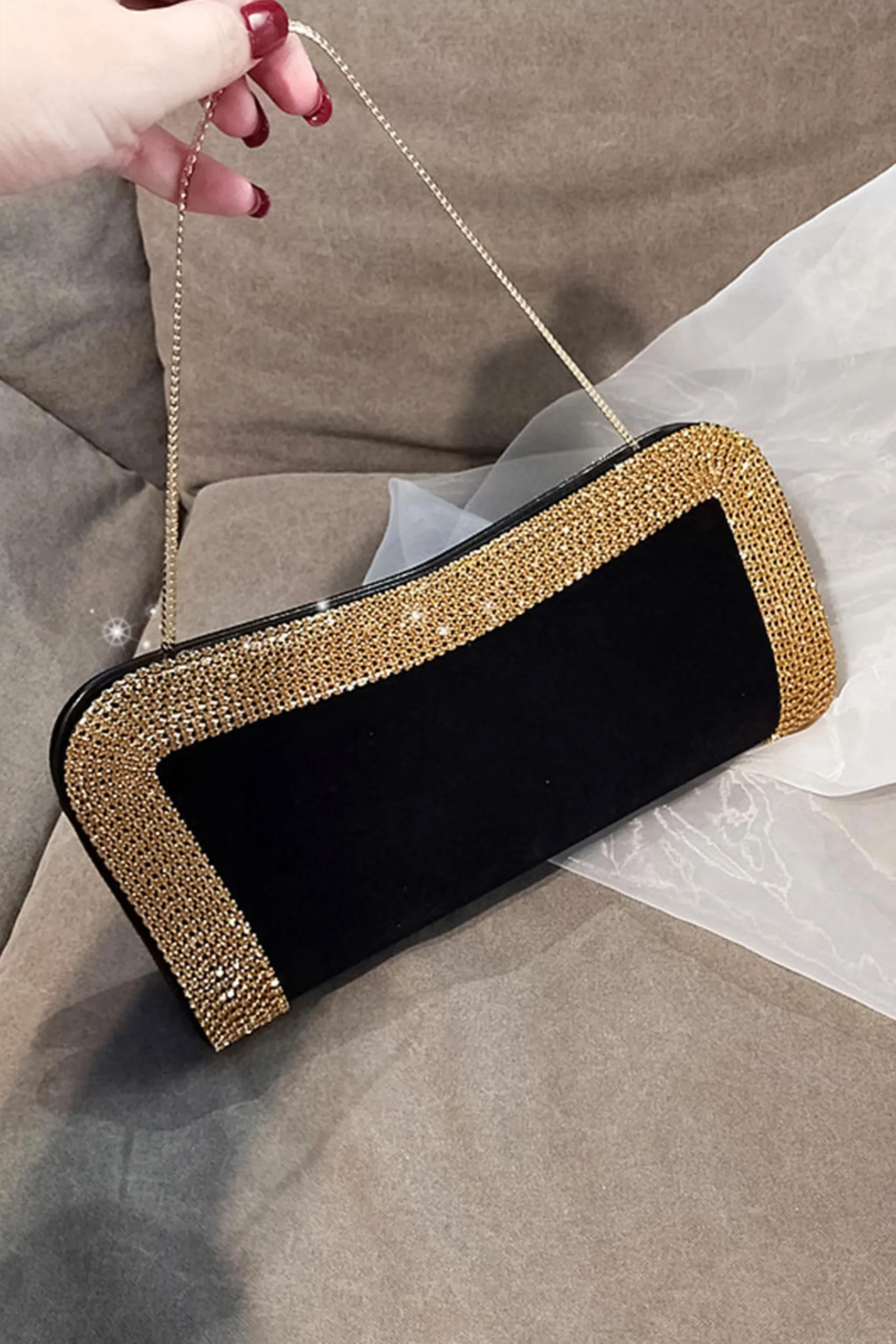 Nouveau sac à main en velours doré orné de diamants – Image 4